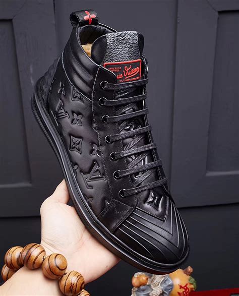 louis vuitton scarpe uomo classiche|louis vuitton sneakers.